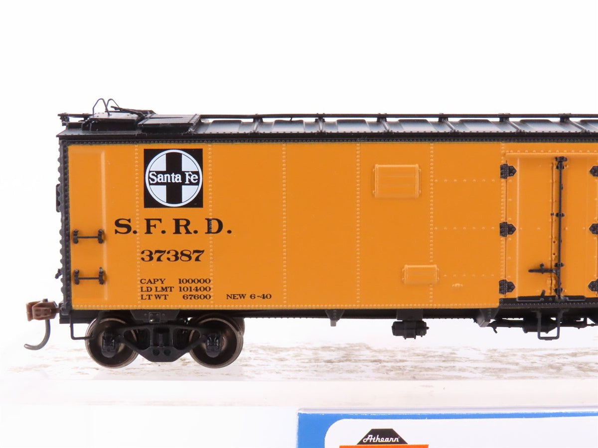 HO Scale Athearn ATH97352 SFRD Santa Fe Super Chief 50&#39; Ice Bunker Reefer #37387