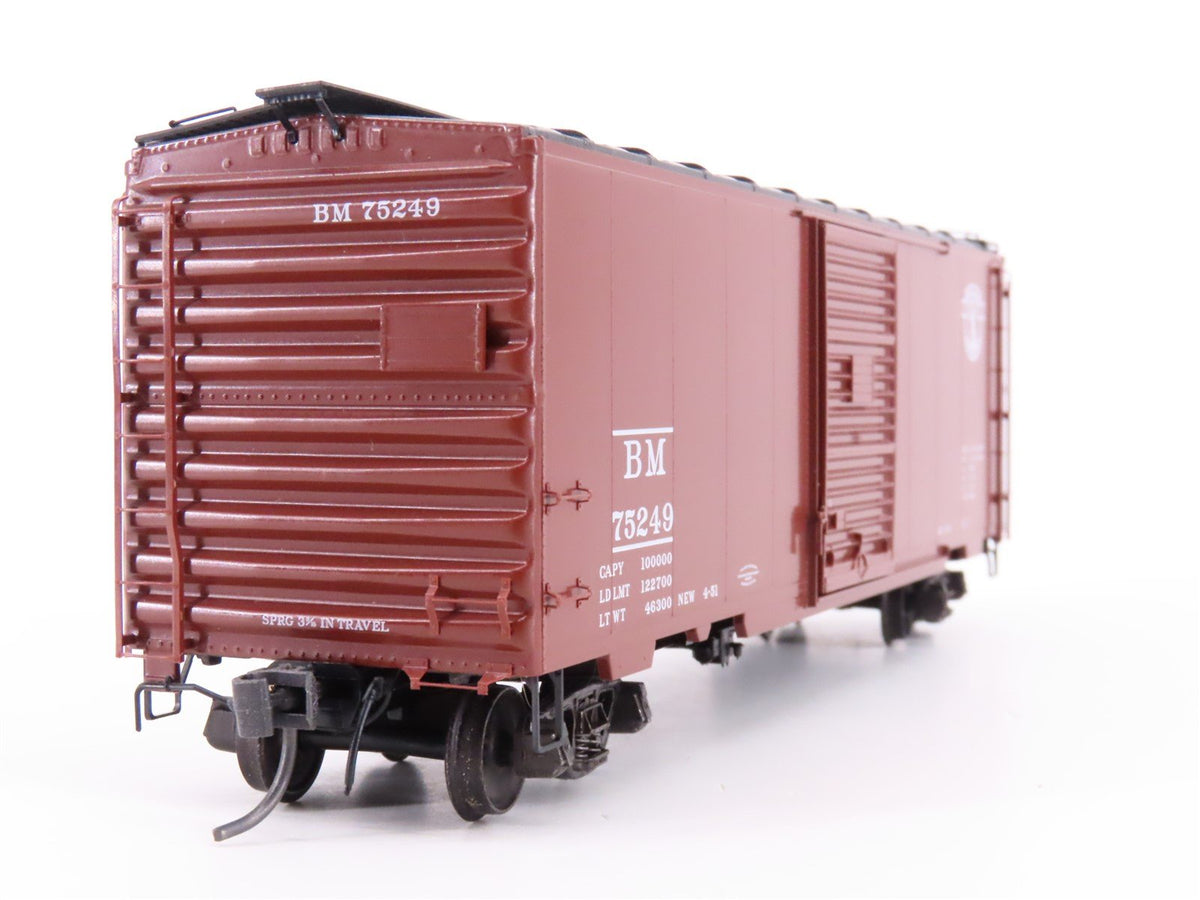 HO Scale Kadee 4802 BM Boston &amp; Maine Railroad 40&#39; Single Door Box Car #75249