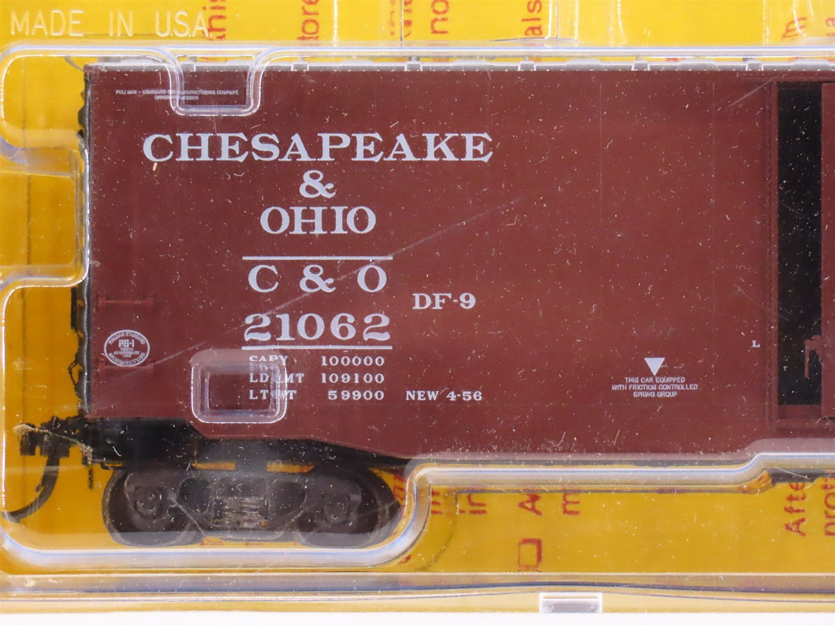 HO Scale Kadee 6013 C&amp;O Chesapeake &amp; Ohio 50&#39; Single Door Box Car #21062 -Sealed