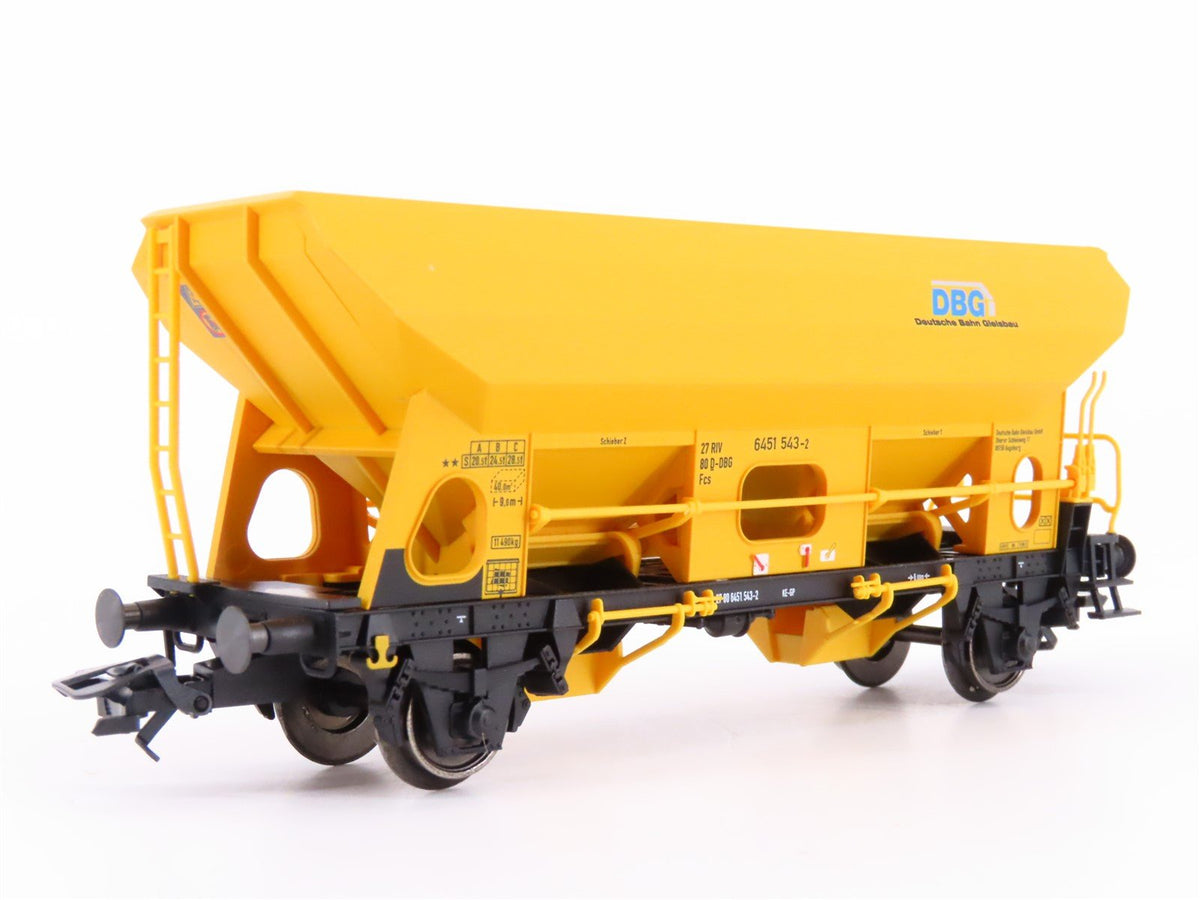 HO Scale Trix 24168 DBG Deutsche Bahn Gleisbau FCS Side Dump Hopper 3-Car Pack