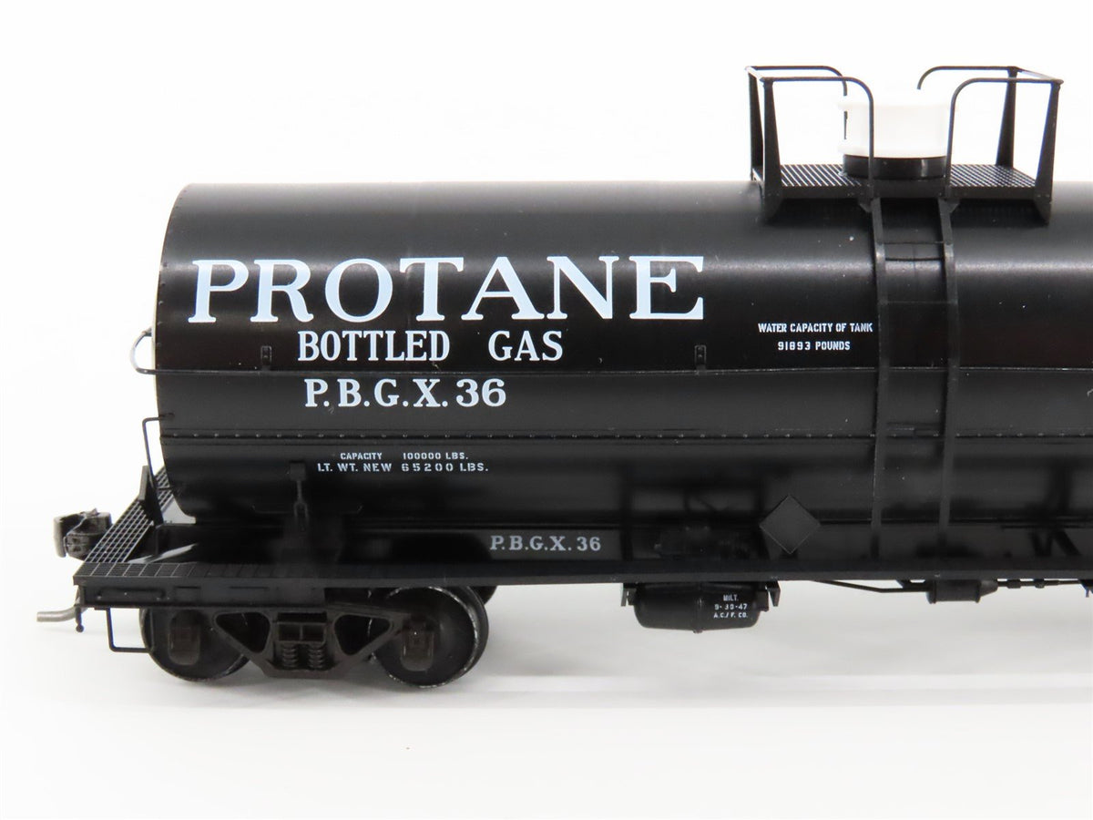 HO Scale Kadee 9016 PBGX Protane Corporation 11000 Gallon Insulated Tank Car #36