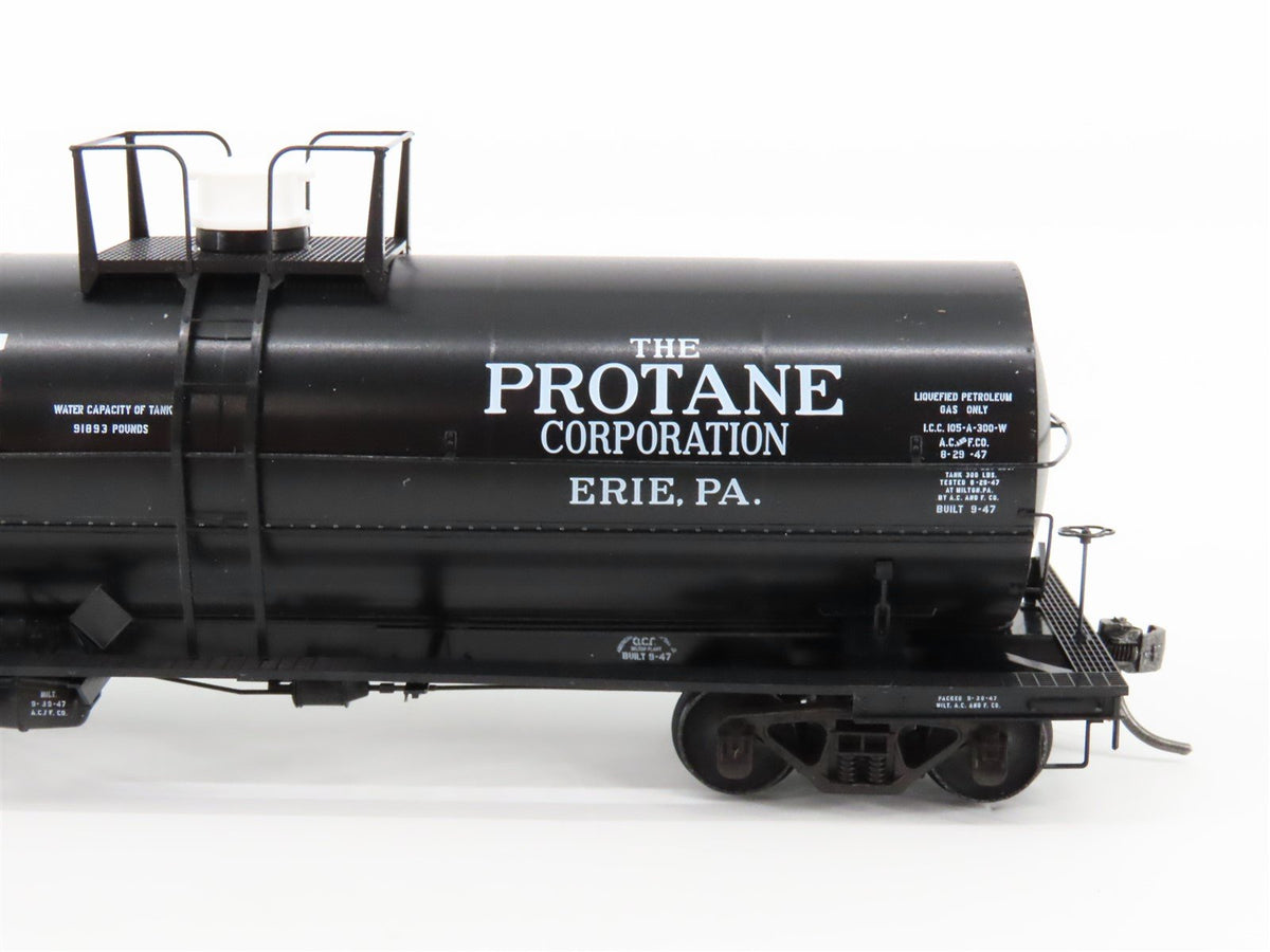 HO Scale Kadee 9016 PBGX Protane Corporation 11000 Gallon Insulated Tank Car #36