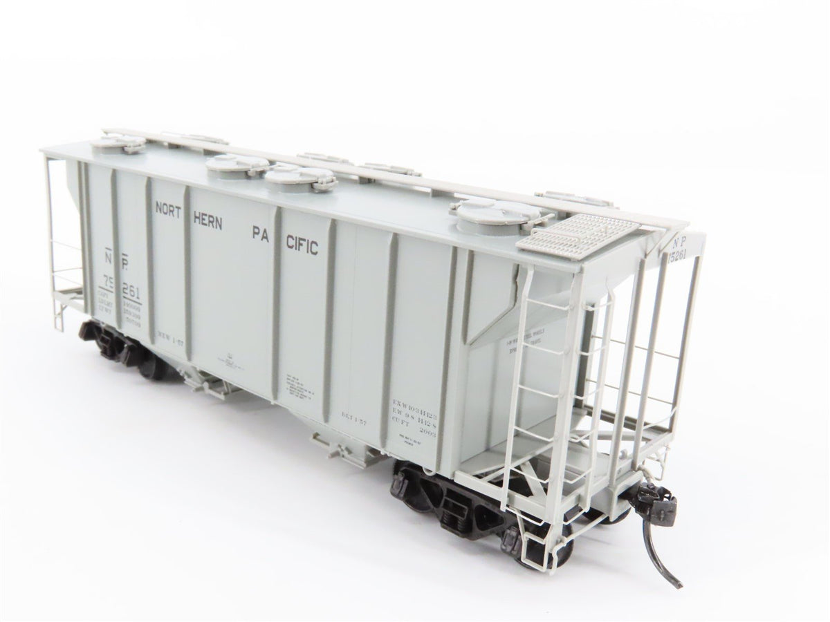 HO Scale Kadee 8338 NP Northern Pacific Railroad 2-Bay Covered Hopper #75261