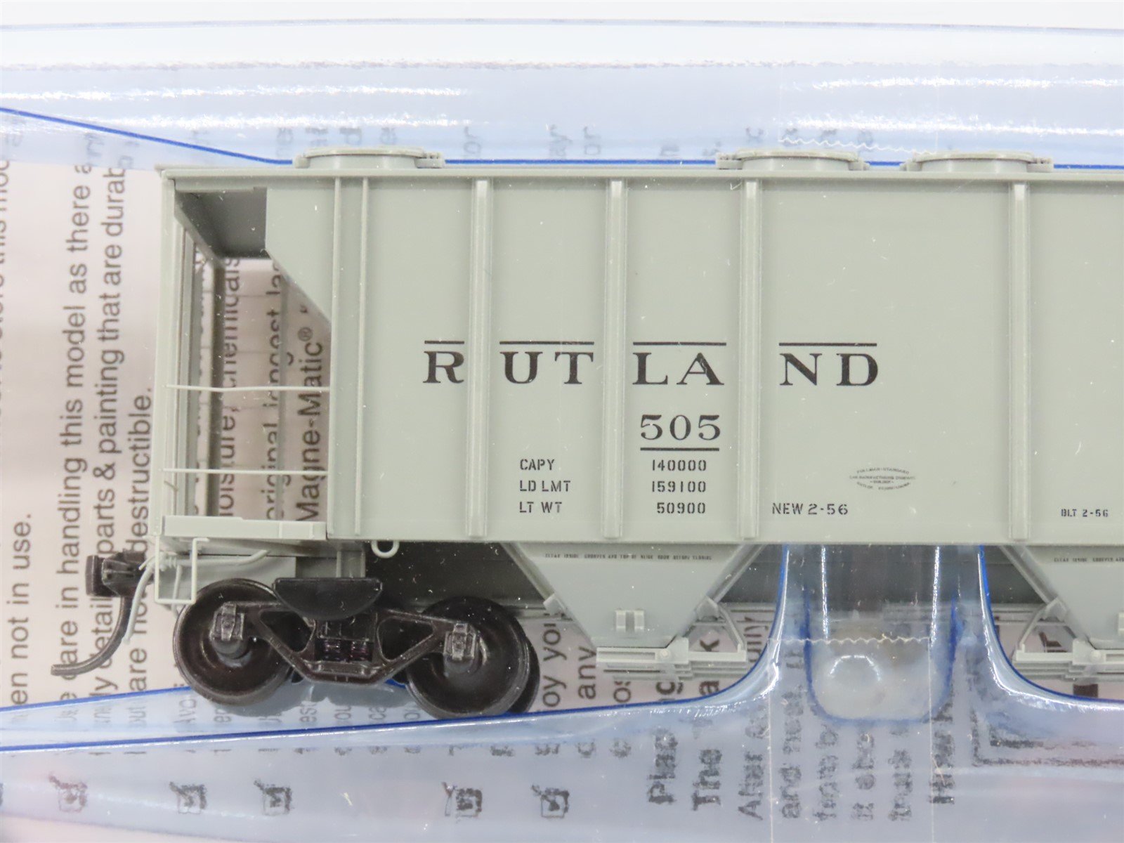 HO Scale Kadee 8324 RUT Rutland Railroad 2-Bay Covered Hopper #505 - Sealed