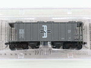 HO Scale Kadee 8342 BM Boston & Maine Railroad 2-Bay Covered Hopper #5535