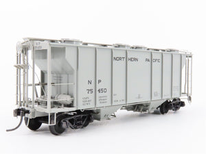 HO Scale Kadee 8031 NP Northern Pacific Railroad 2-Bay Covered Hopper #75450