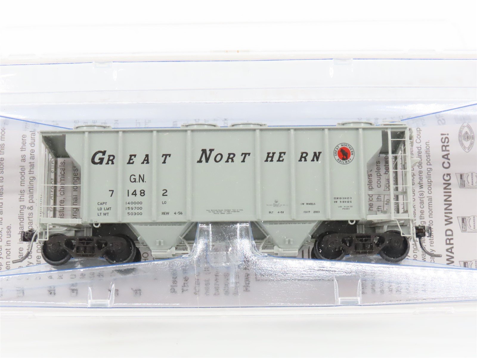 HO Scale Kadee 8043 GN Great Northern 2-Bay Covered Hopper #71482 - Sealed