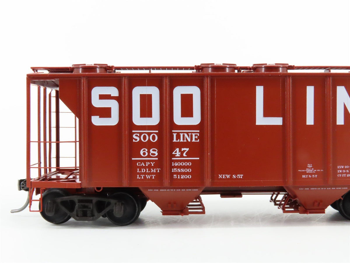 HO Scale Kadee 8044 SOO Line Railroad 2-Bay Covered Hopper #6847