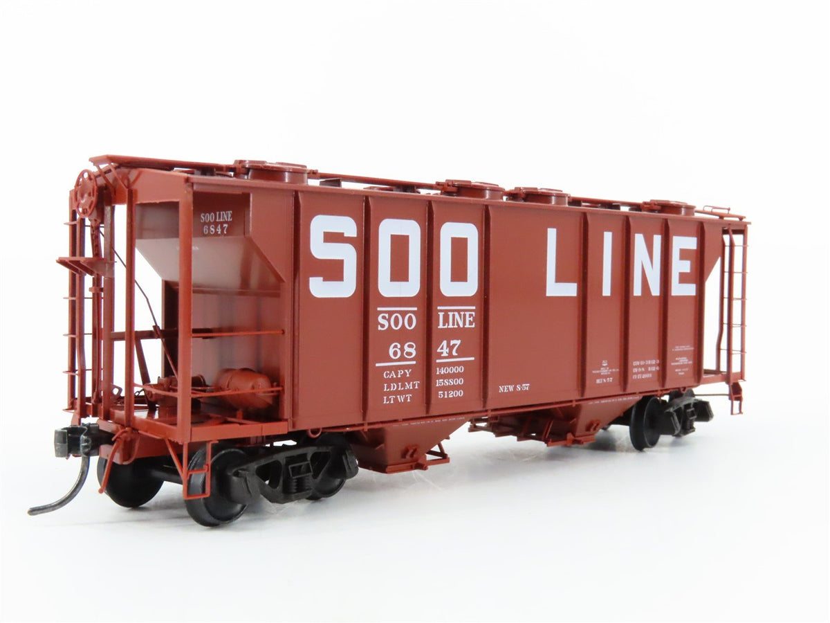 HO Scale Kadee 8044 SOO Line Railroad 2-Bay Covered Hopper #6847