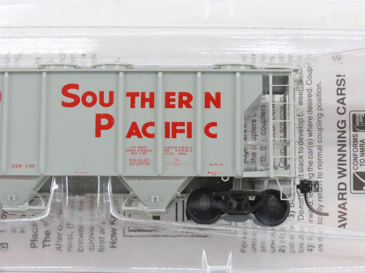 HO Scale Kadee 8045 SP Southern Pacific 2-Bay Covered Hopper #401168 - Sealed