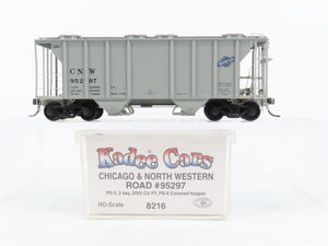 HO Scale Kadee 8216 CNW Chicago North Western 2-Bay Covered Hopper #95297