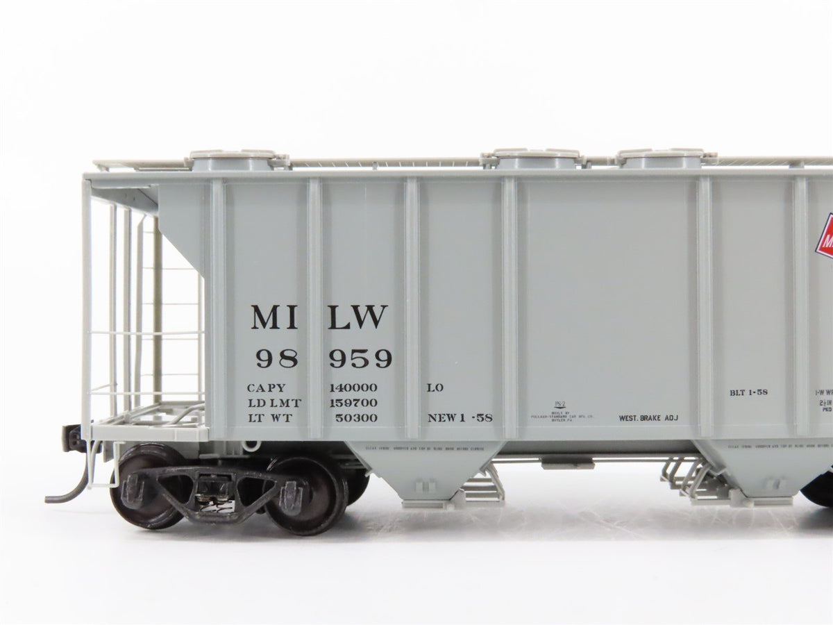 HO Scale Kadee 8212 MILW Milwaukee Road 2-Bay Covered Hopper #98959