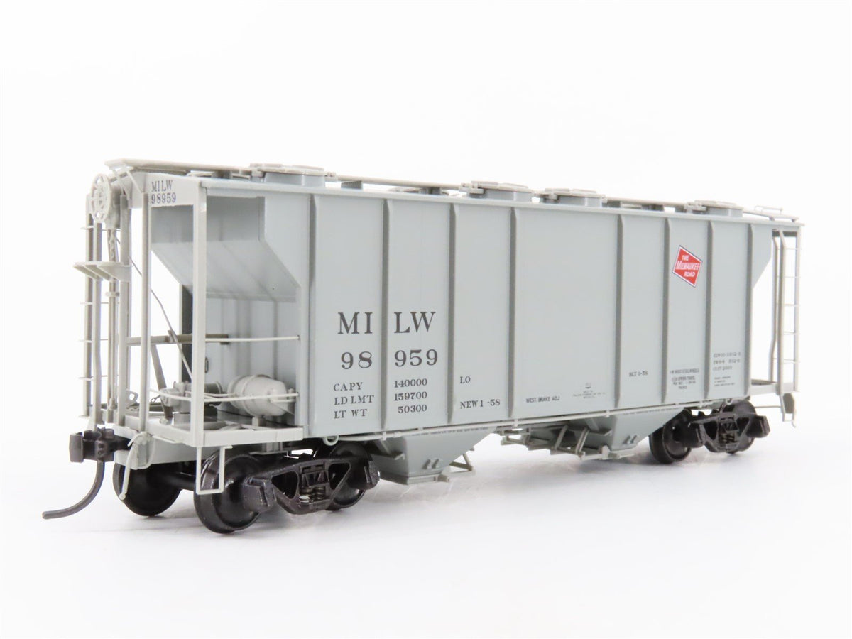 HO Scale Kadee 8212 MILW Milwaukee Road 2-Bay Covered Hopper #98959