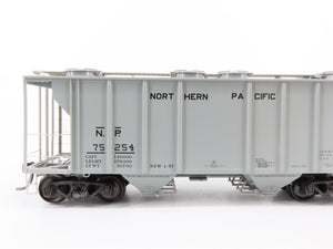 HO Scale Kadee 8316 NP Northern Pacific Railroad 2-Bay Covered Hopper #75254