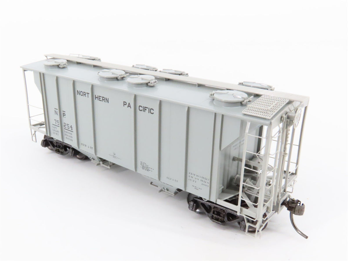 HO Scale Kadee 8316 NP Northern Pacific Railroad 2-Bay Covered Hopper #75254