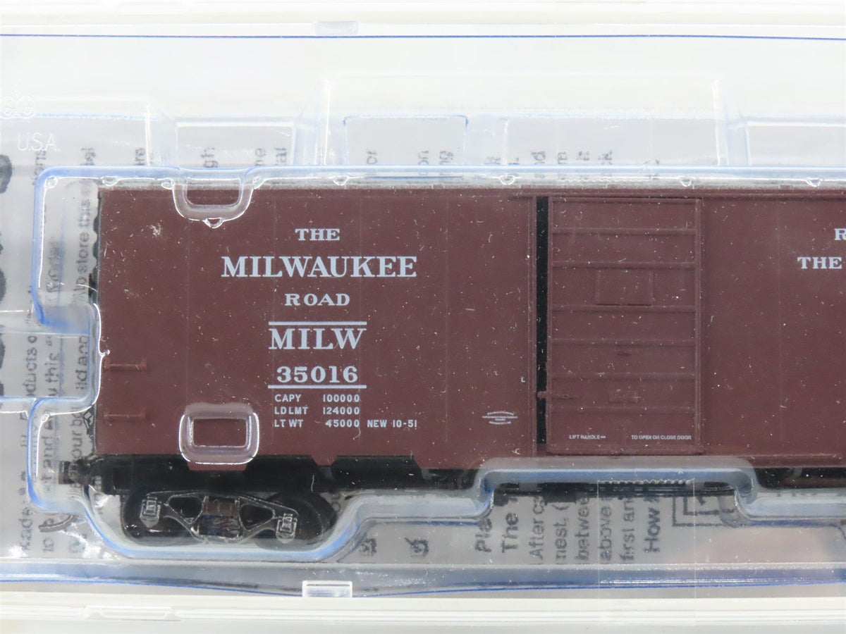 HO Scale Kadee 4052 MILW Milwaukee Road &quot;Hiawatha&quot; 40&#39; Box Car #35016 - Sealed