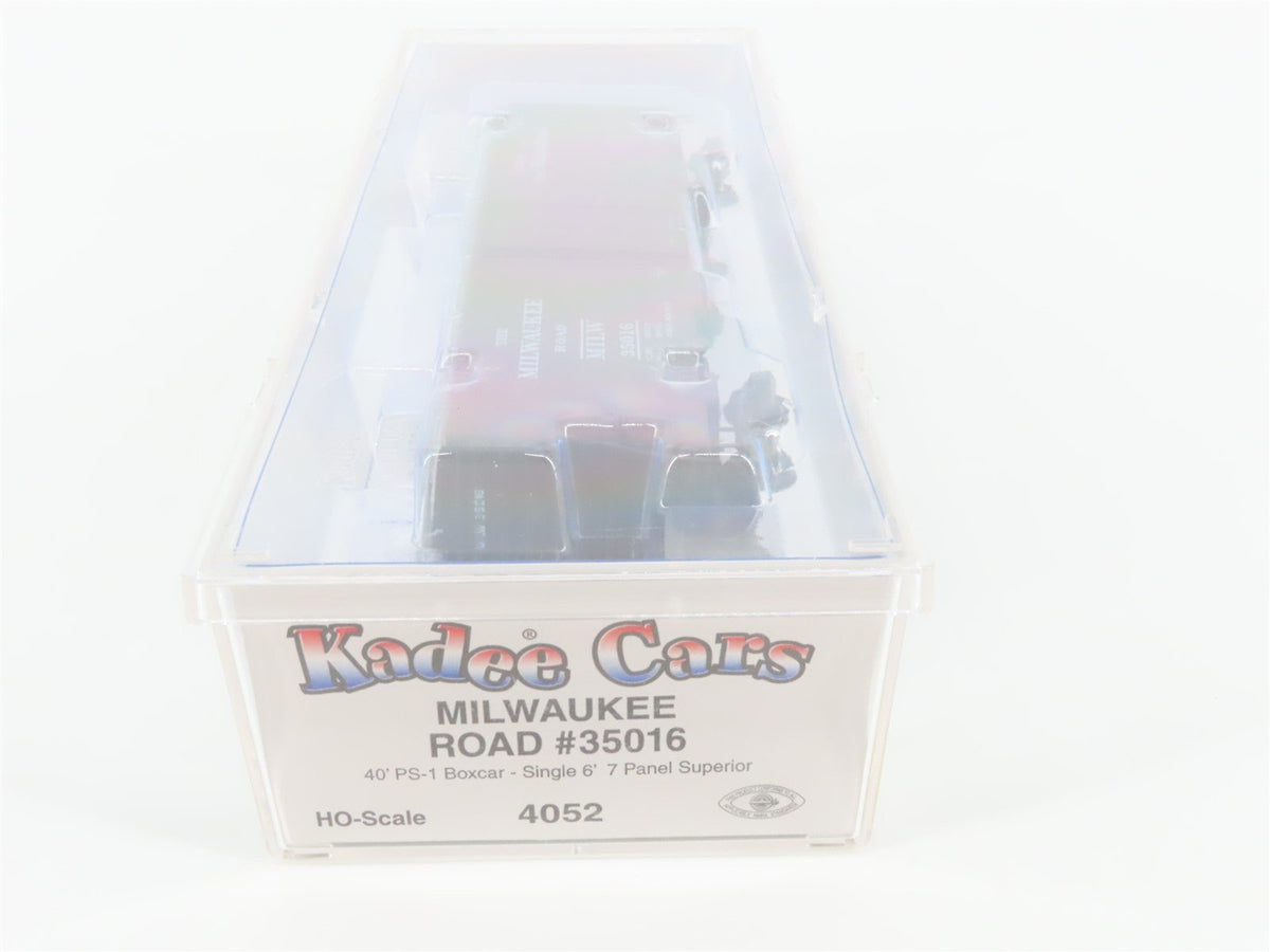 HO Scale Kadee 4052 MILW Milwaukee Road &quot;Hiawatha&quot; 40&#39; Box Car #35016 - Sealed