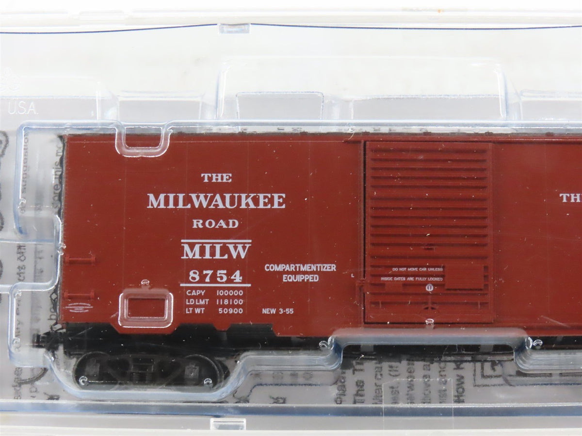 HO Scale Kadee 4931 MILW Milwaukee Road &quot;Hiawatha&quot; 40&#39; Box Car #8754 - Sealed