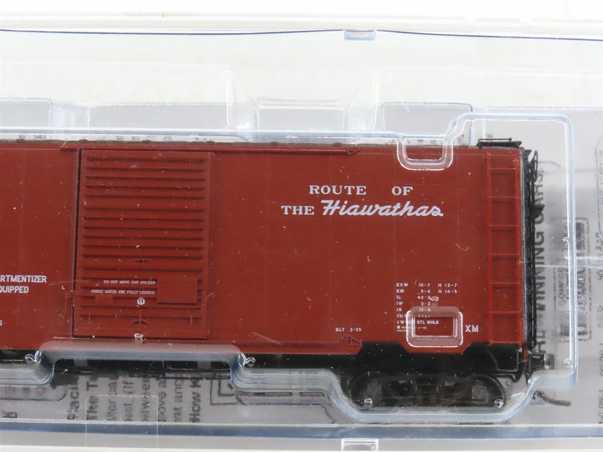 HO Scale Kadee 4931 MILW Milwaukee Road &quot;Hiawatha&quot; 40&#39; Box Car #8754 - Sealed