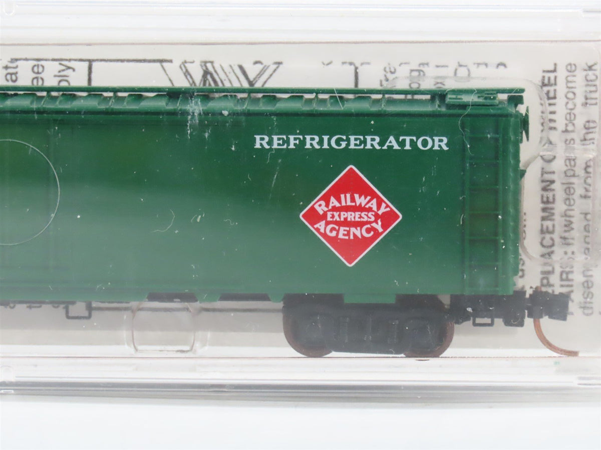 N Scale Micro-Trains MTL 52010 REX Railway Express Agency 52&#39; 2&quot; Reefer #7870