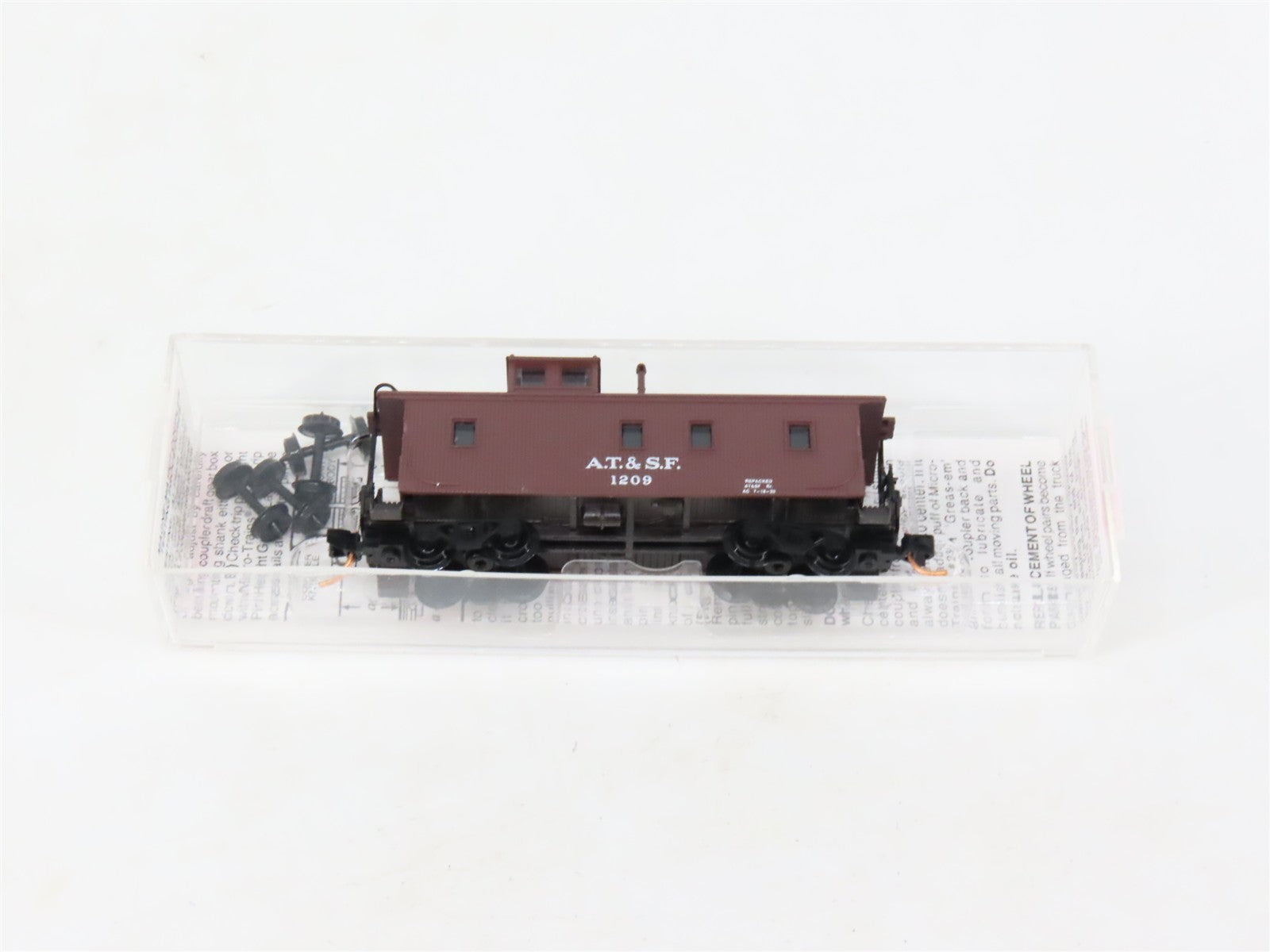 N Scale Micro-Trains MTL 51100 ATSF Santa Fe Railroad 34' Caboose #1209