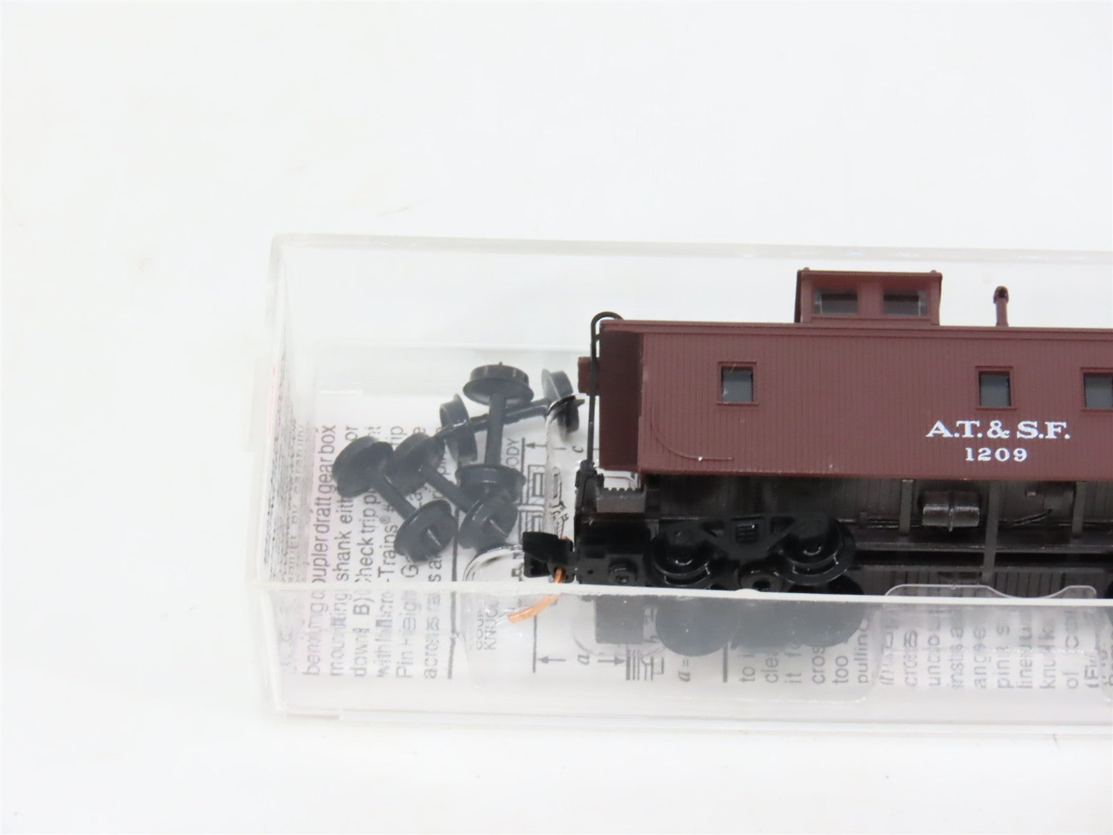 N Scale Micro-Trains MTL 51100 ATSF Santa Fe Railroad 34' Caboose #1209