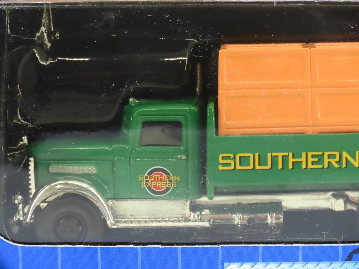 HO Scale IMEX Model Co. #870013 Die-Cast Southern Express Delivery Truck w/ Load
