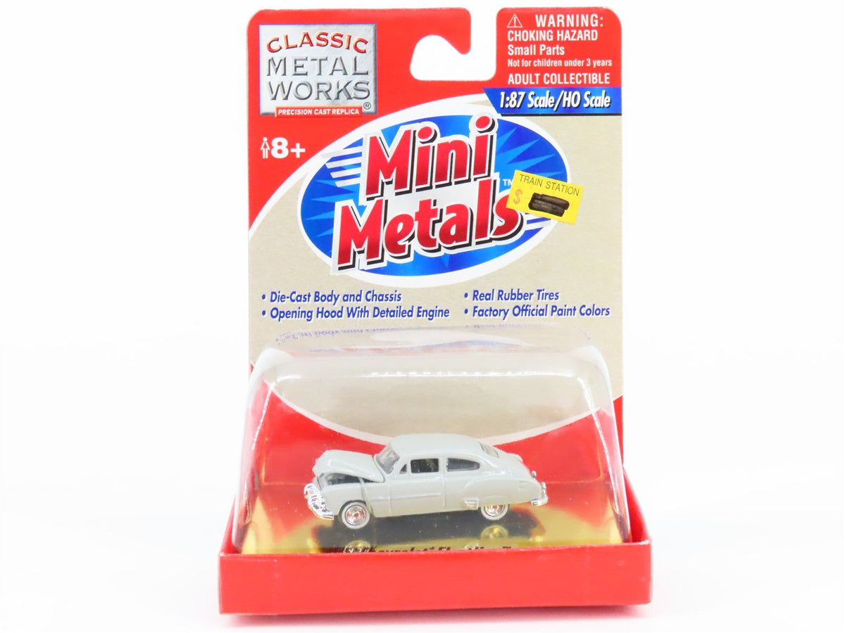 HO Scale CMW Mini Metals #30129 &#39;51 Chevrolet Fleetline Automobile - Grey