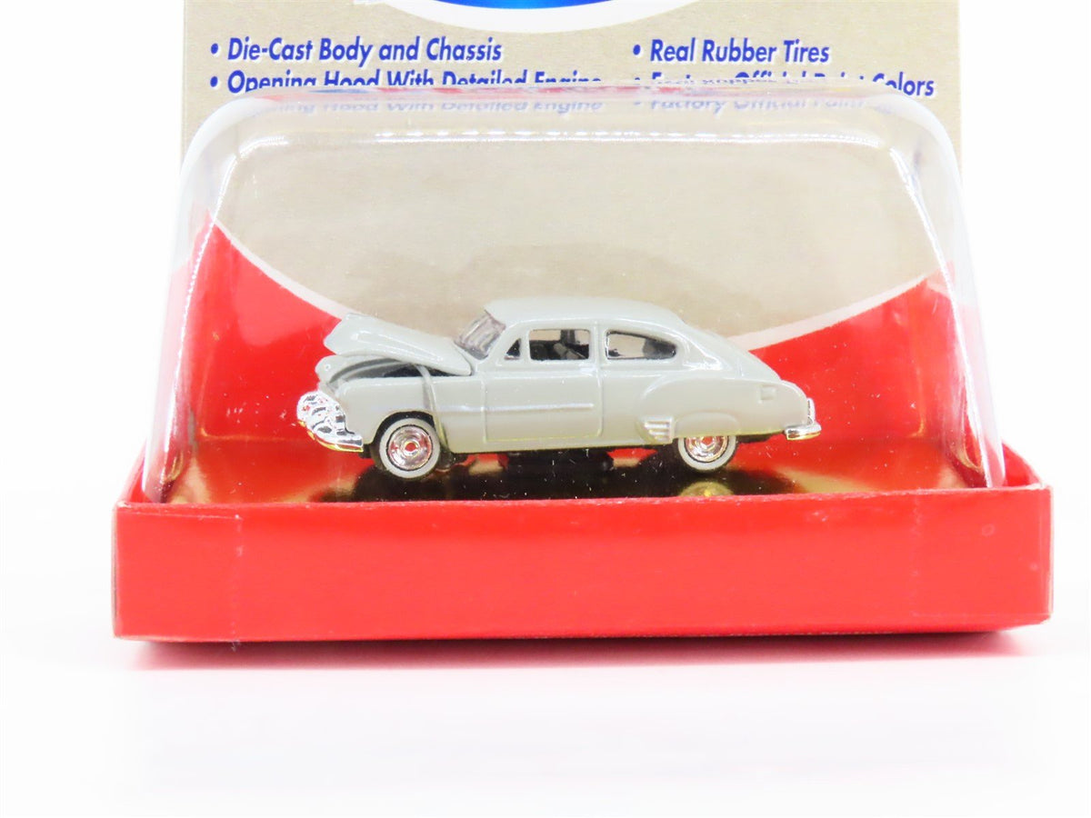 HO Scale CMW Mini Metals #30129 &#39;51 Chevrolet Fleetline Automobile - Grey