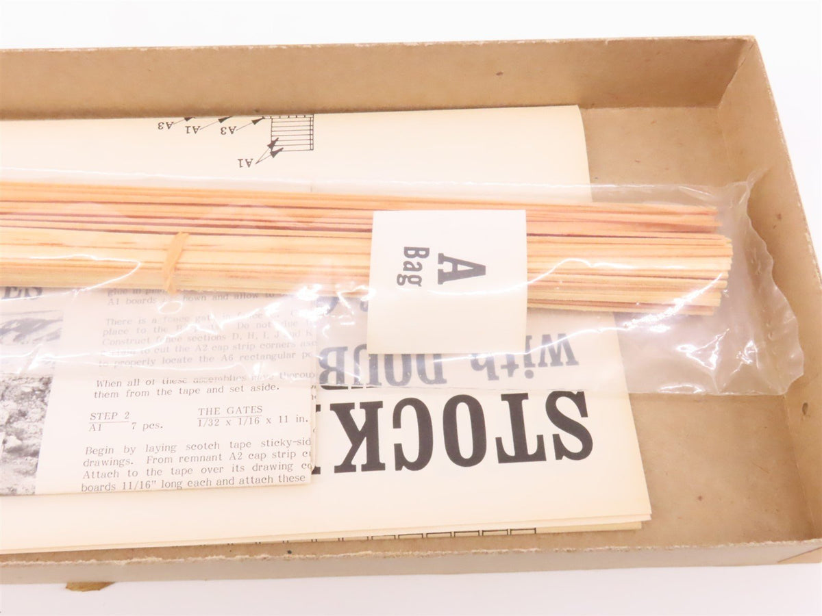 HO Scale Campbell Scale Models Kit #437 Stock Pens w/ Double Chutes