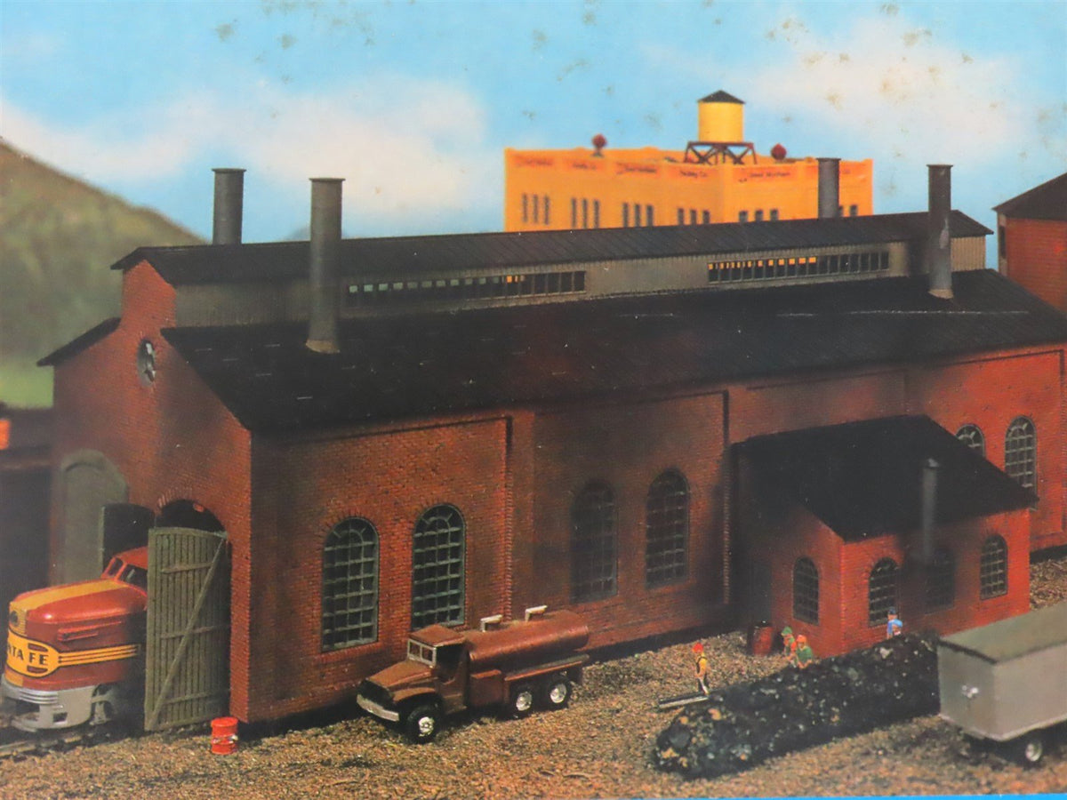 O 1/45 Scale IHC Kit #001 2-Stall Engine House