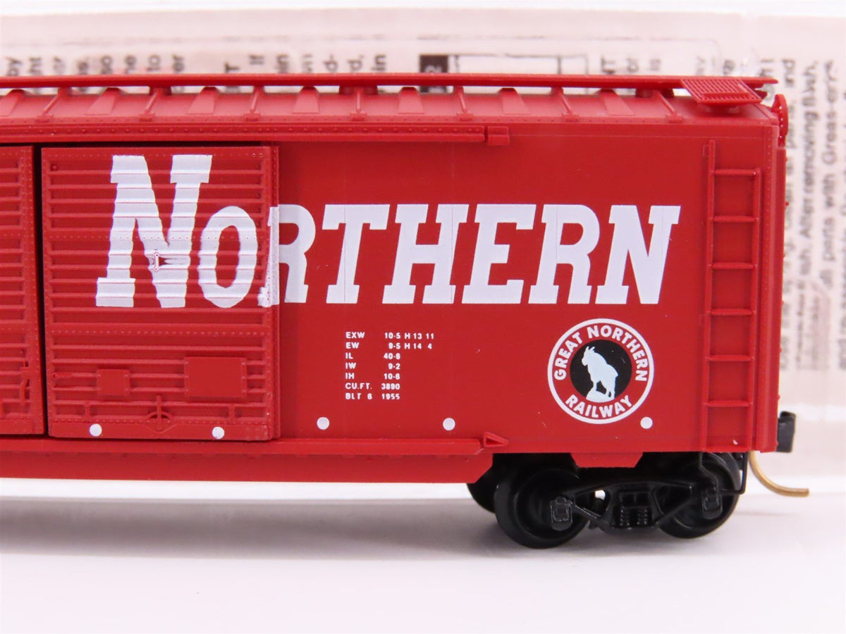 N Scale Micro-Trains MTL 23220 GN Great Northern &quot;Circus&quot; 40&#39; Box Car #3486