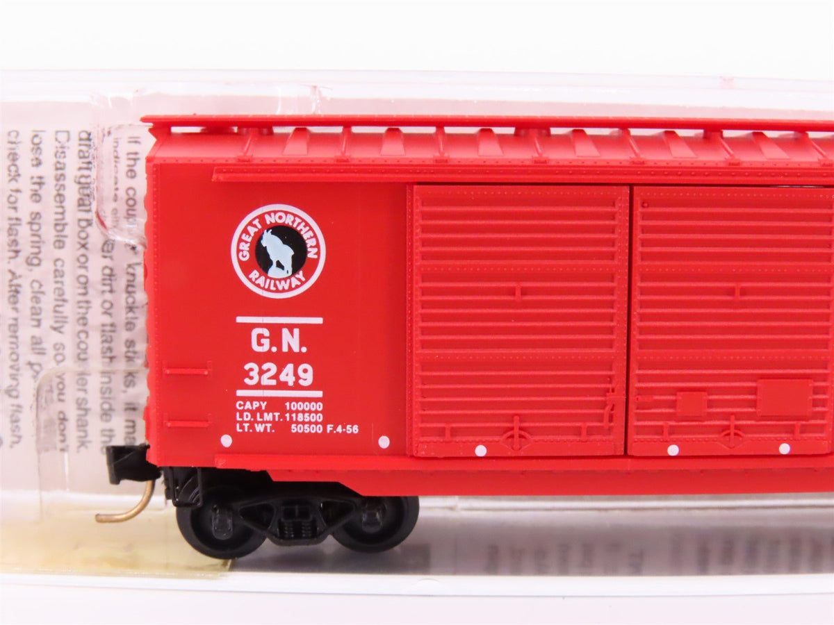 N Scale Micro-Trains MTL 23200 GN Great Northern &quot;Circus&quot; 40&#39; Box Car #3249