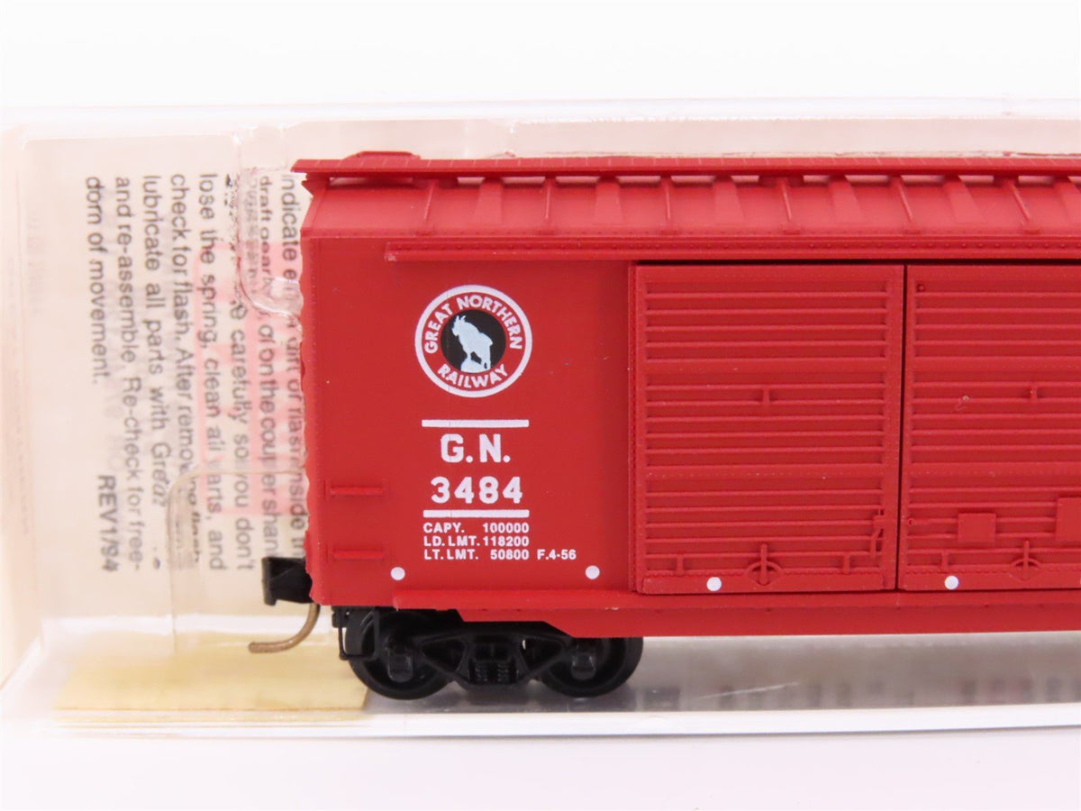 N Scale Micro-Trains MTL 23210 GN Great Northern &quot;Circus&quot; 40&#39; Box Car #3484