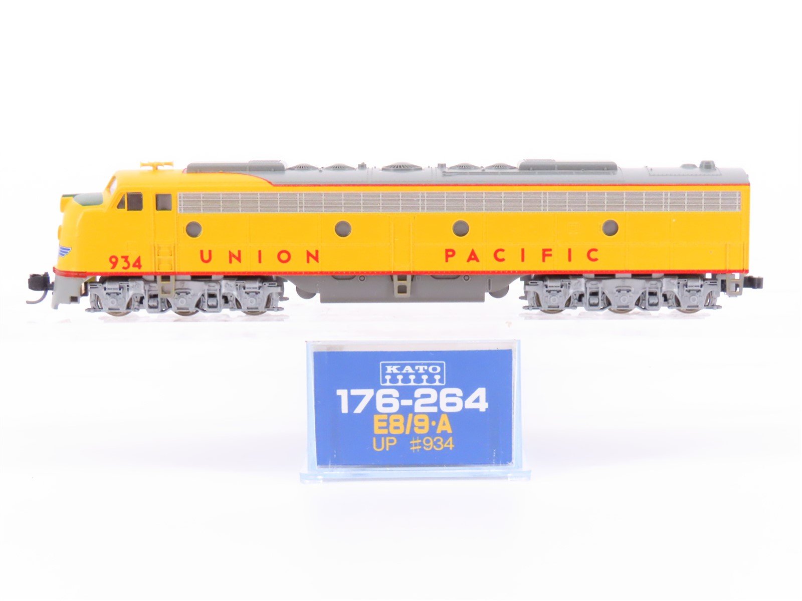 N Scale KATO 176-264 UP Union Pacific EMD E8/9A Diesel Locomotive #934