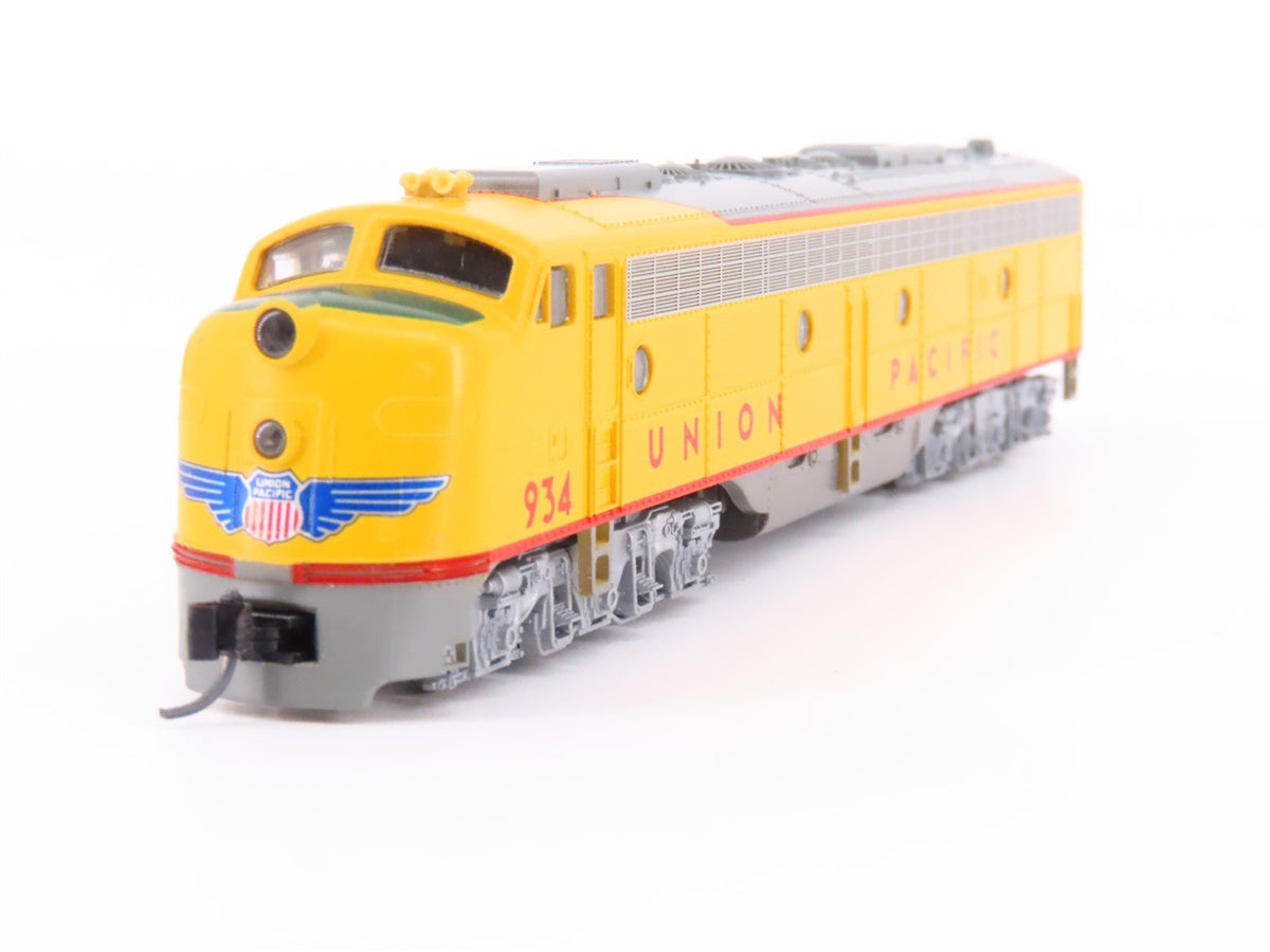 N Scale KATO 176-264 UP Union Pacific EMD E8/9A Diesel Locomotive #934