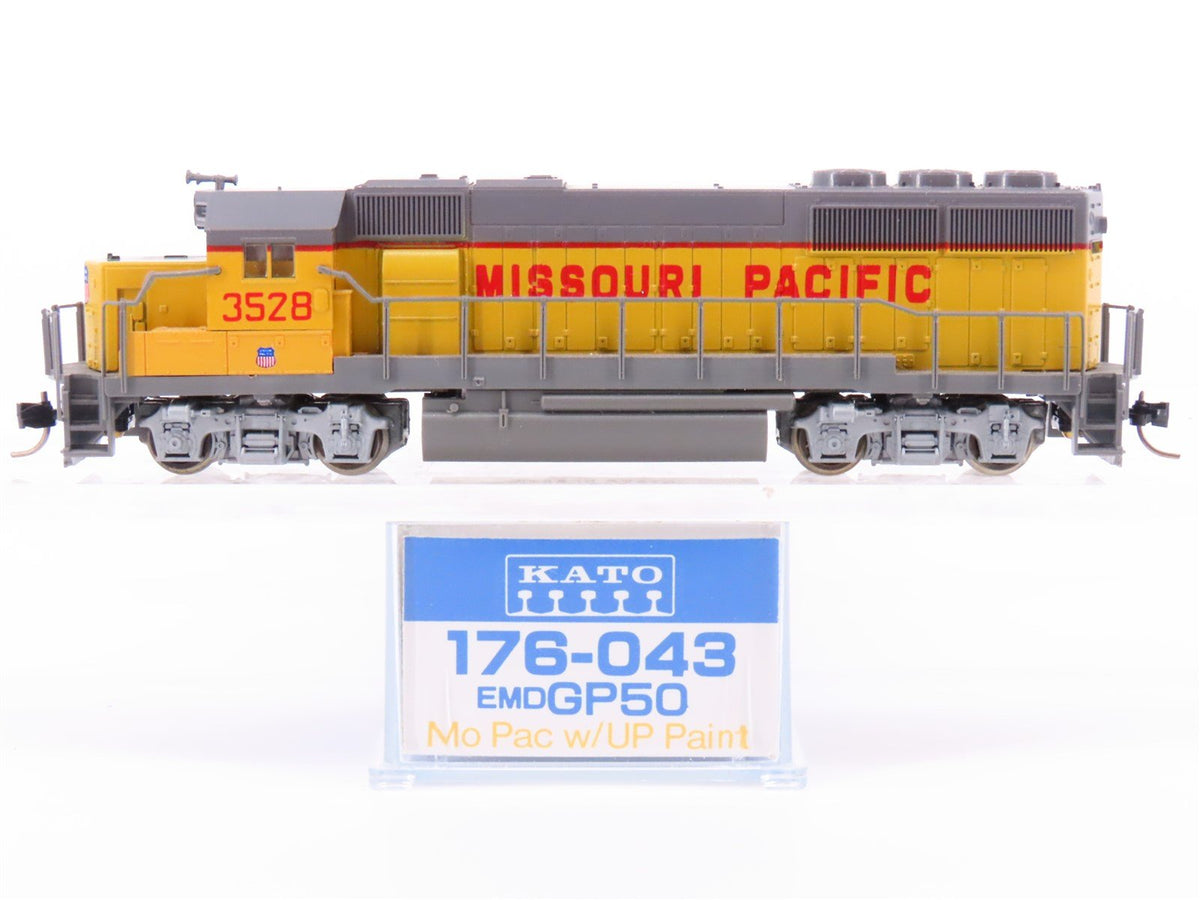 N Scale KATO 176-043 MP Missouri Pacific &quot;UP Paint&quot; EMD GP50 Diesel #3528