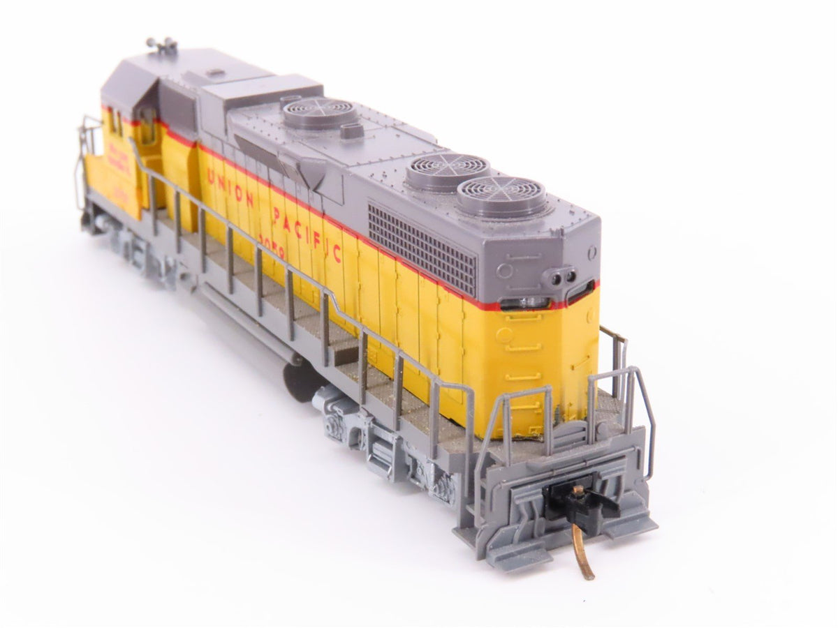 N Scale KATO 176-015 UP Union Pacific EMD GP38-2 Diesel Locomotive #2059