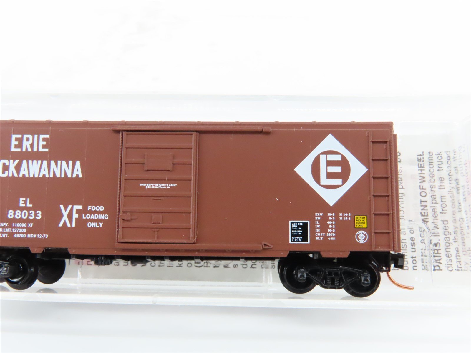 N Scale Micro-Trains MTL 73030 EL Erie Lackawanna 40' Single Door Box Car #88033