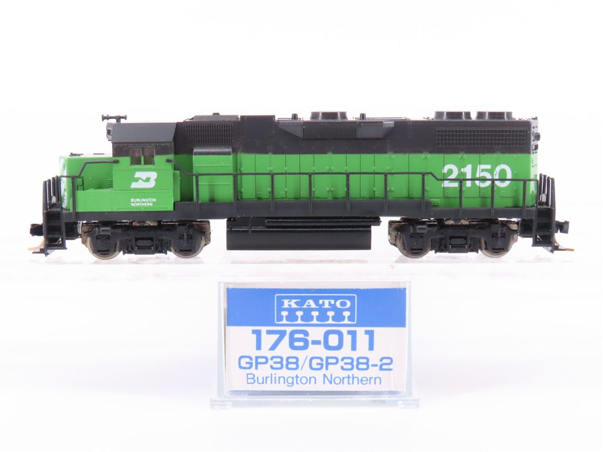 N Scale KATO 176-011 BN Burlington Northern EMD GP38-2 Diesel Locomotive #2150