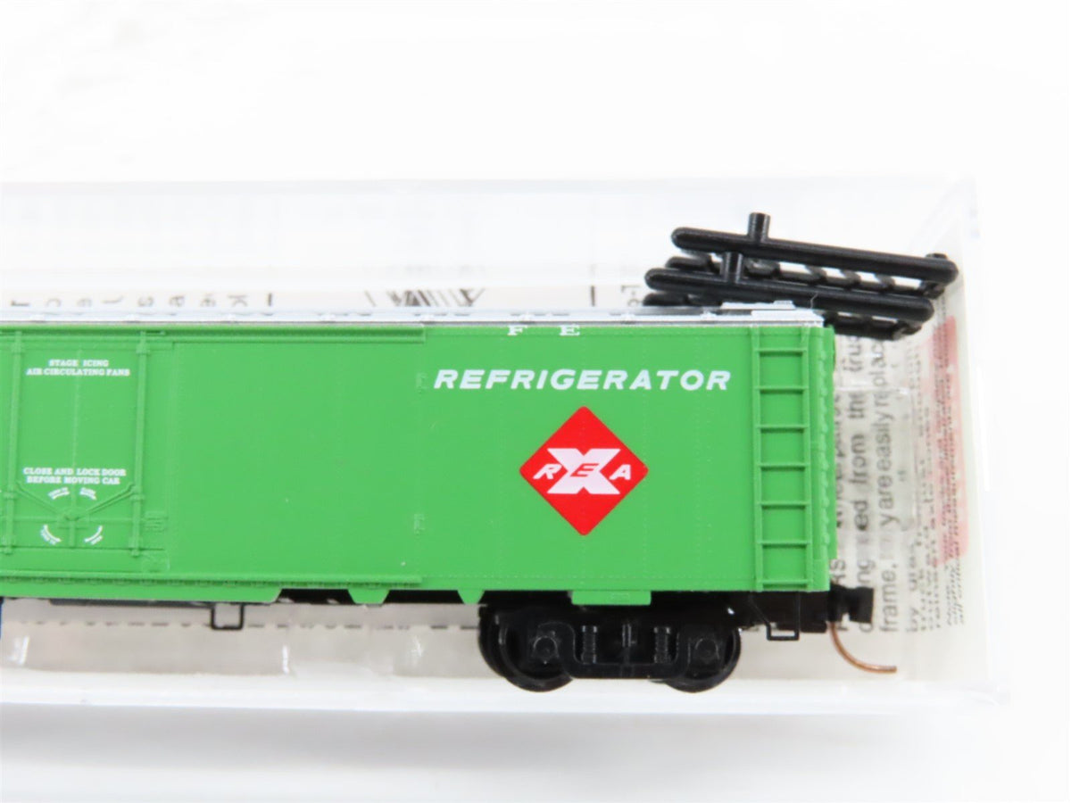 N Scale Micro-Trains MTL 52030 REX Santa Fe REA Express 52&#39; 2&quot; Steel Reefer 4083