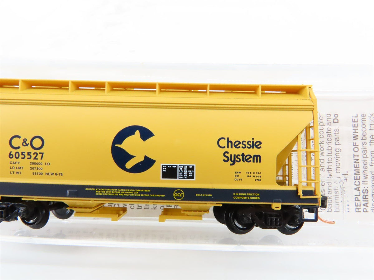 N Scale Micro-Trains MTL 92160 C&amp;O Chessie System 2-Bay Covered Hopper #605527