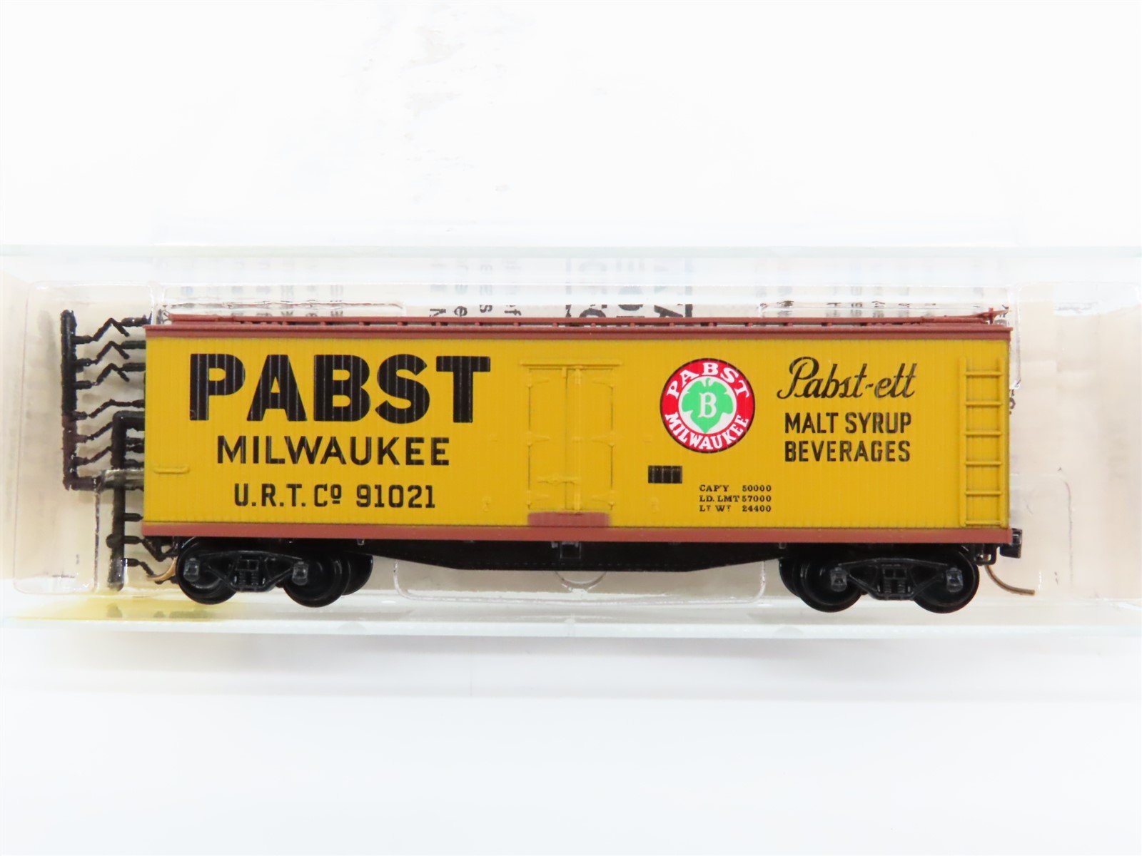 N Scale Kadee Micro-Trains MTL 49200 URTC Pabst Milwaukee 40' Beer Reefer #91021