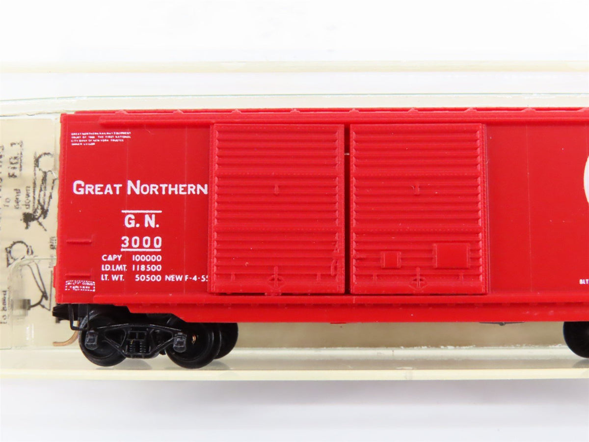 N Scale Kadee Micro-Trains MTL 23060 GN Great Northern 40&#39; Box Car #3000