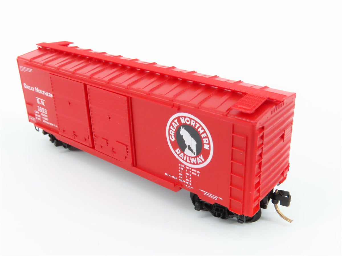 N Scale Kadee Micro-Trains MTL 23060 GN Great Northern 40&#39; Box Car #3000