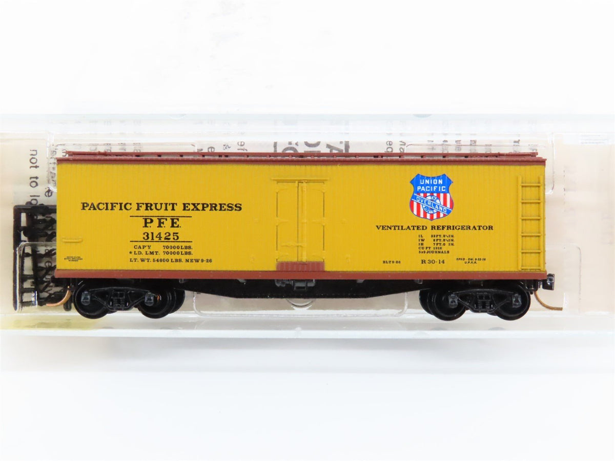 N Kadee Micro-Trains MTL 49250 SP UP PFE Pacific Fruit Express 40&#39; Reefer #31425