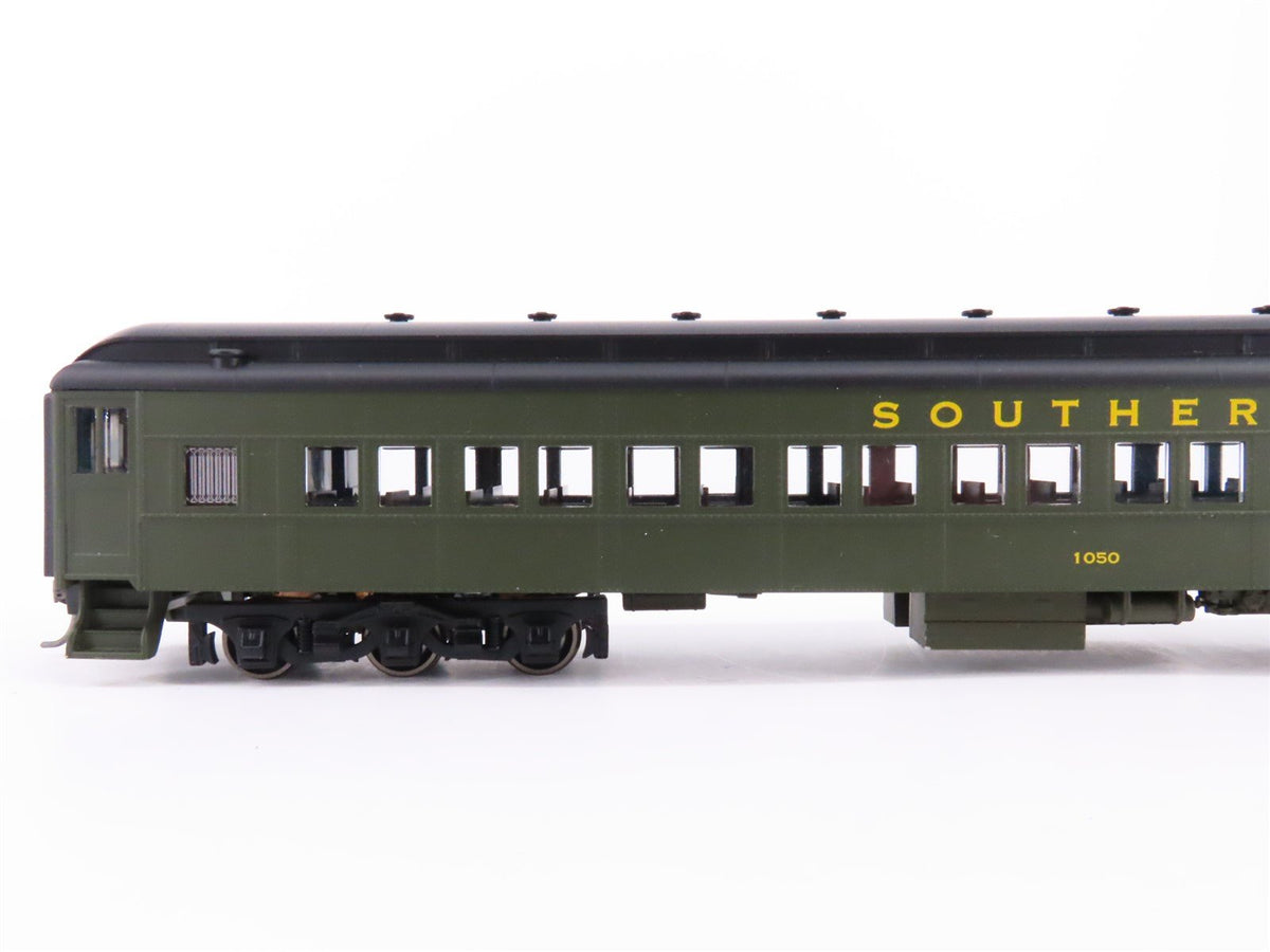 HO Scale Bachmann 13706 Southern Heavyweight 72&#39; Pullman Passenger Car #1050