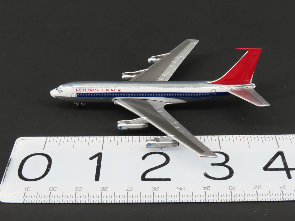 1:400 Aero Classics Die-Cast Northwest Orient Boeing B720-051B Airliner N725US