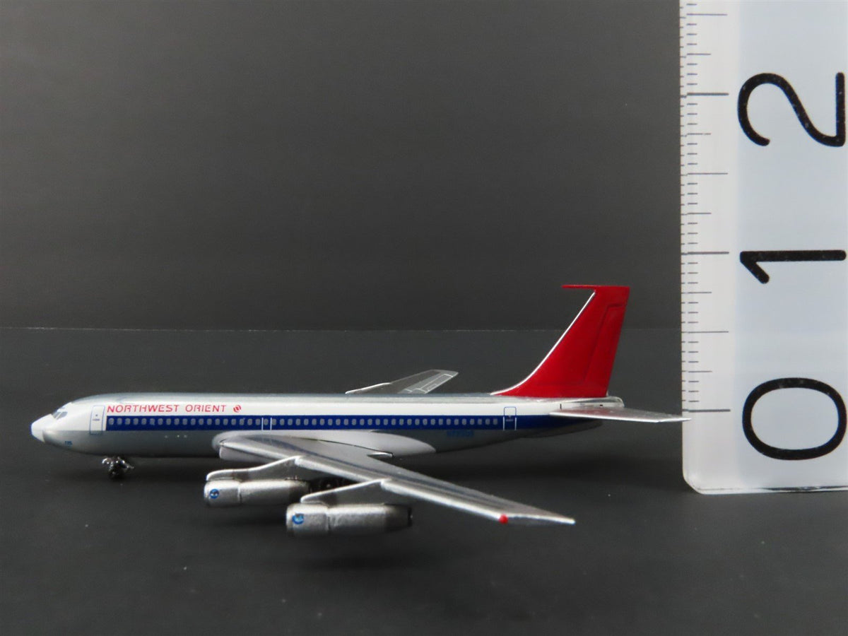 1:400 Aero Classics Die-Cast Northwest Orient Boeing B720-051B Airliner N725US