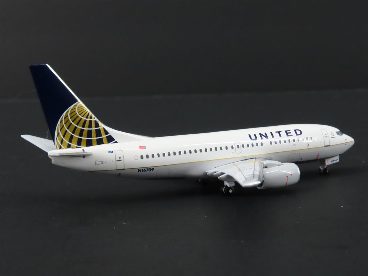 1:400 Aero Classics Die-Cast United Airlines Boeing B737-724 Airliner N16709